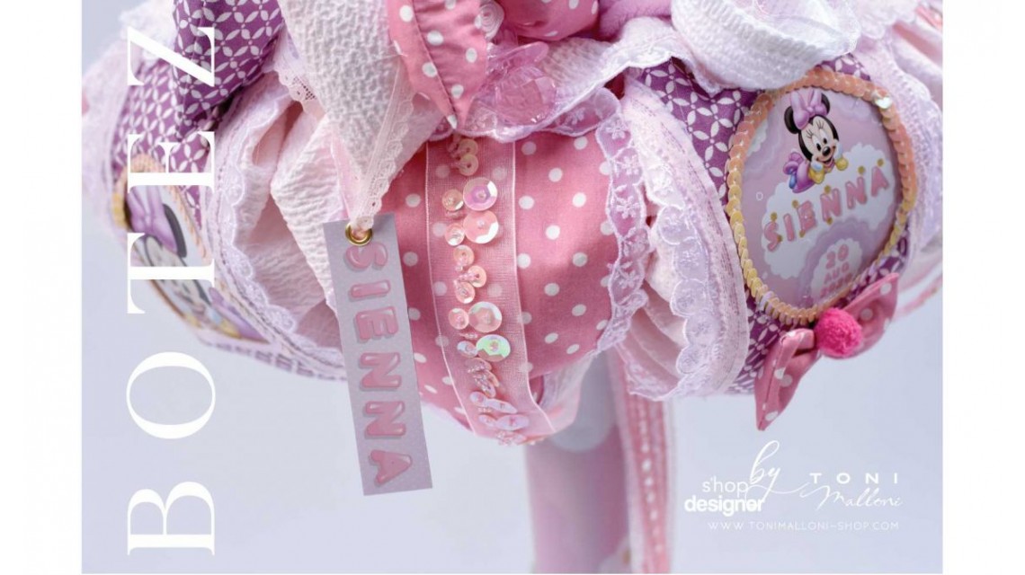 Lumanare cu Minnie Mouse Racer personalizata cu paiete roz si lila 8